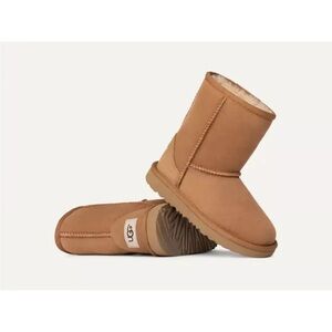 NIB Big Kids Ugg Classic II Short Che Brn Sheepskin Lined Winter Boots SZ 6 $140